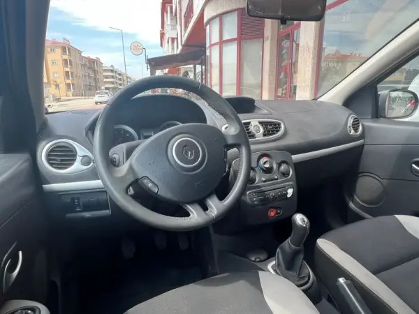 Renault Clio 1.2 16V Dynamique S 4