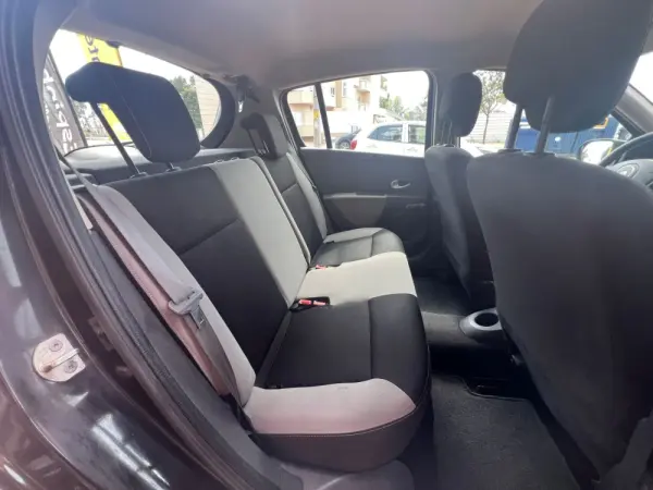 Renault Clio 1.2 16V Dynamique S 6