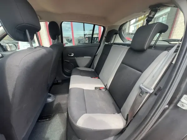 Renault Clio 1.2 16V Dynamique S 8