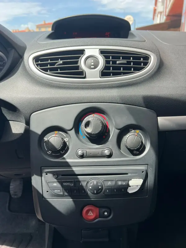 Renault Clio 1.2 16V Dynamique S 11