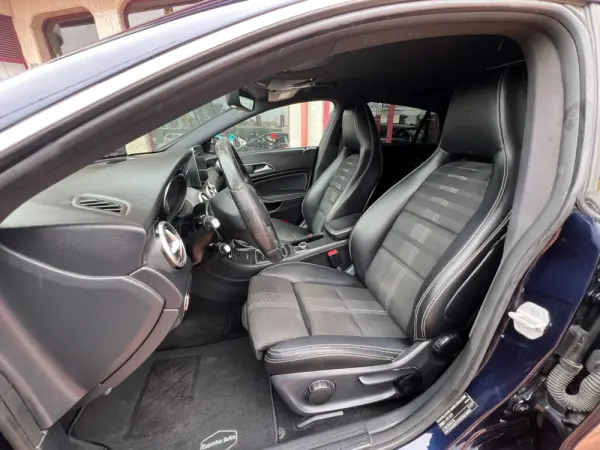 Mercedes-Benz CLA 180 d Urban 3