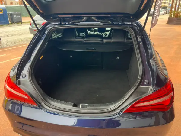 Mercedes-Benz CLA 180 d Urban 10