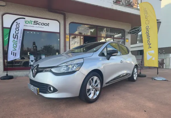 Renault Clio 0.9 TCE Limited 12