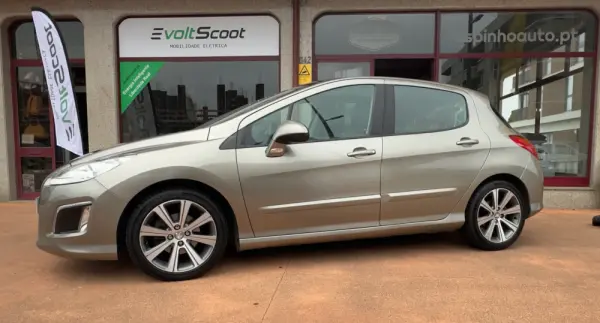 Peugeot 308 1.6 e-HDi Allure CMP6 19