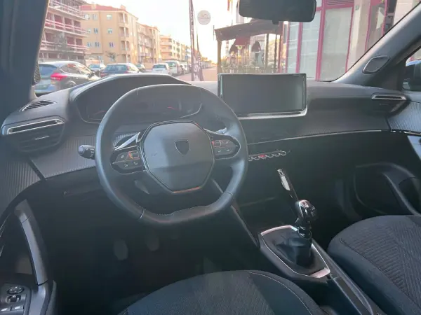 Peugeot 2008 1.2 PureTech Style 11