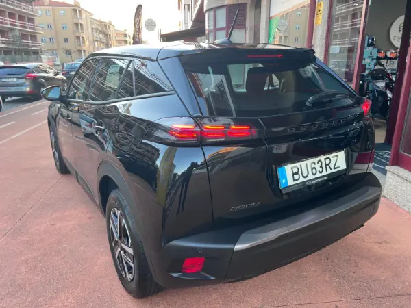 Peugeot 2008 1.2 PureTech Style 5
