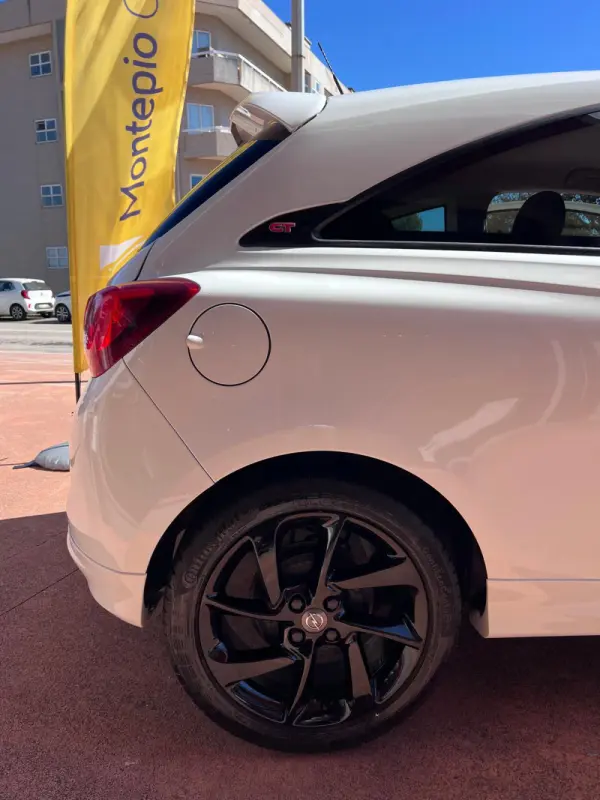 Opel Corsa 1.0 Turbo Black Edition GT 8