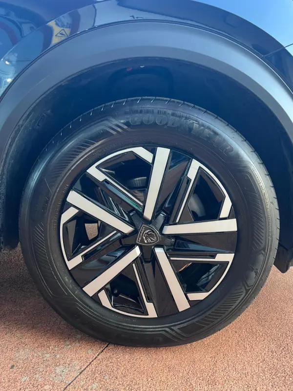Peugeot 2008 1.2 PureTech Style 10