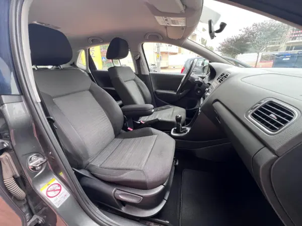 Volkswagen Polo 1.2 Comfortline 6