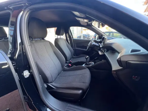 Peugeot 2008 1.2 PureTech Style 13