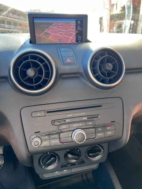 Audi A1 1.2 TFSI Attraction 14