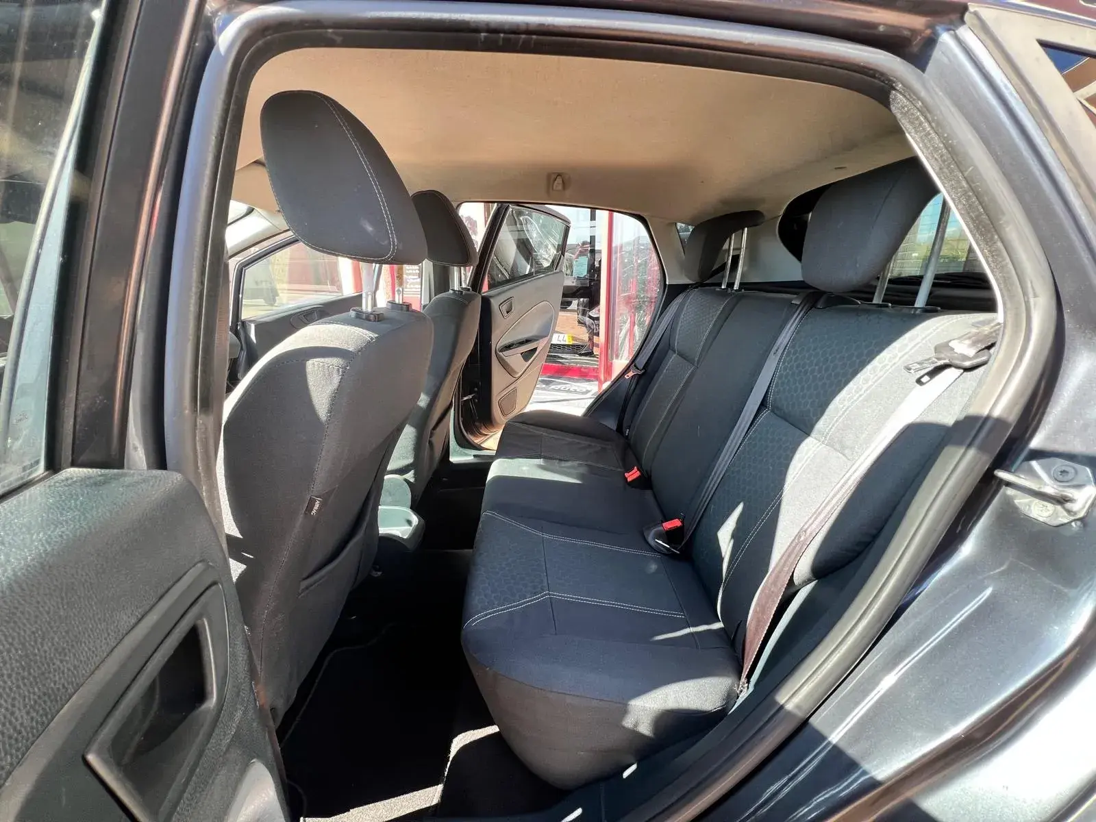 Ford Fiesta 1.6 TDCi Titanium 7