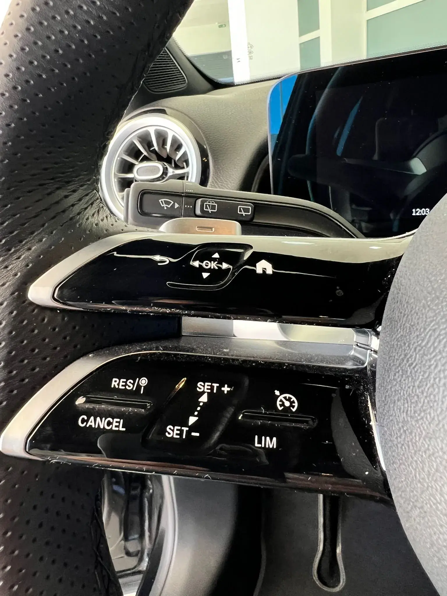 Mercedes-Benz GLB 180 d AMG Line 13