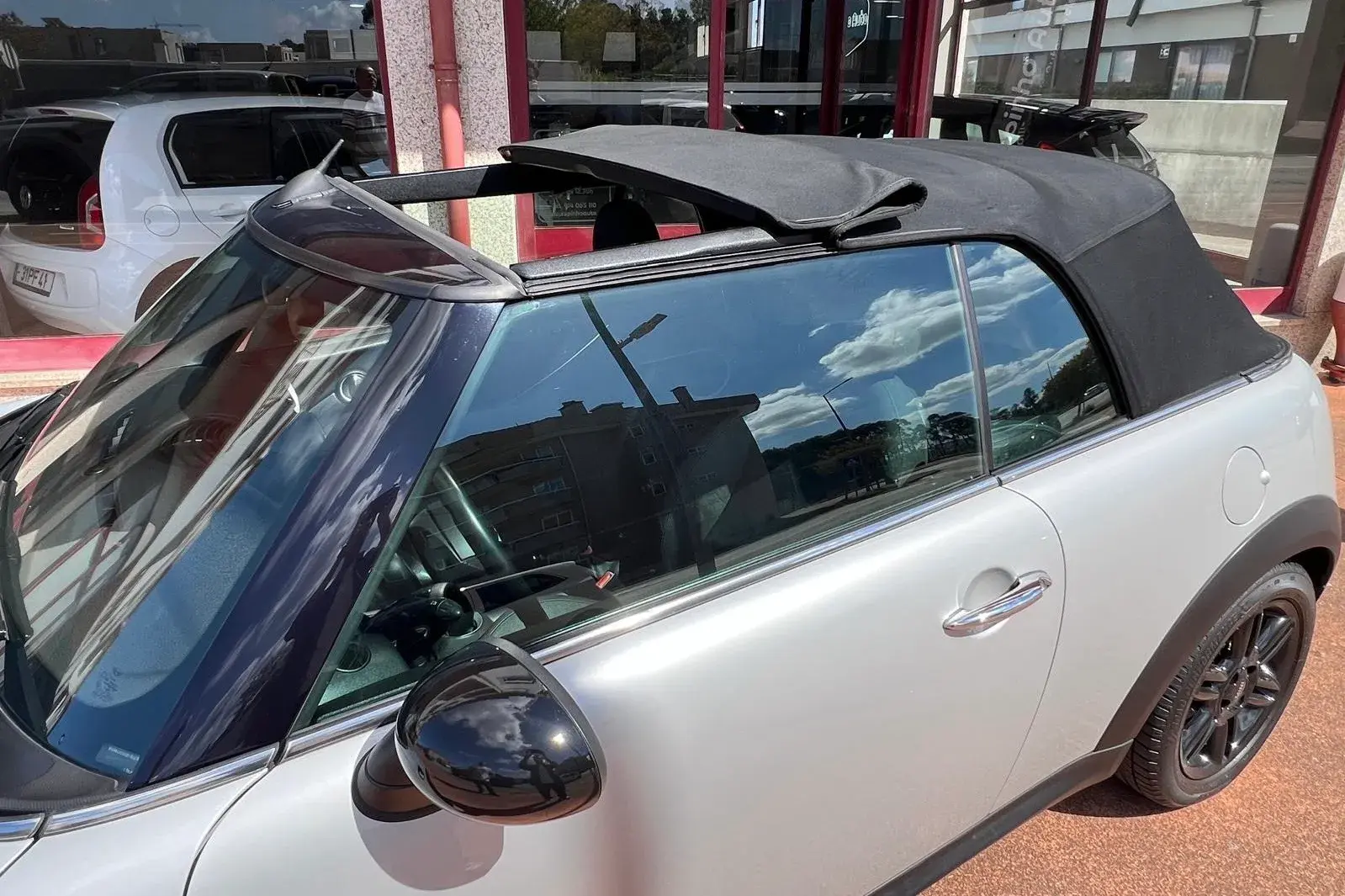 MINI Cabrio Cooper D 8