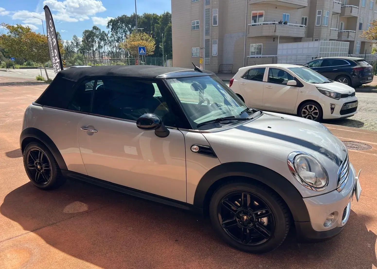 MINI Cabrio Cooper D 9
