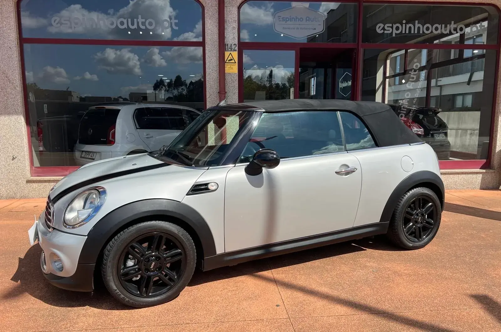 MINI Cabrio Cooper D 21