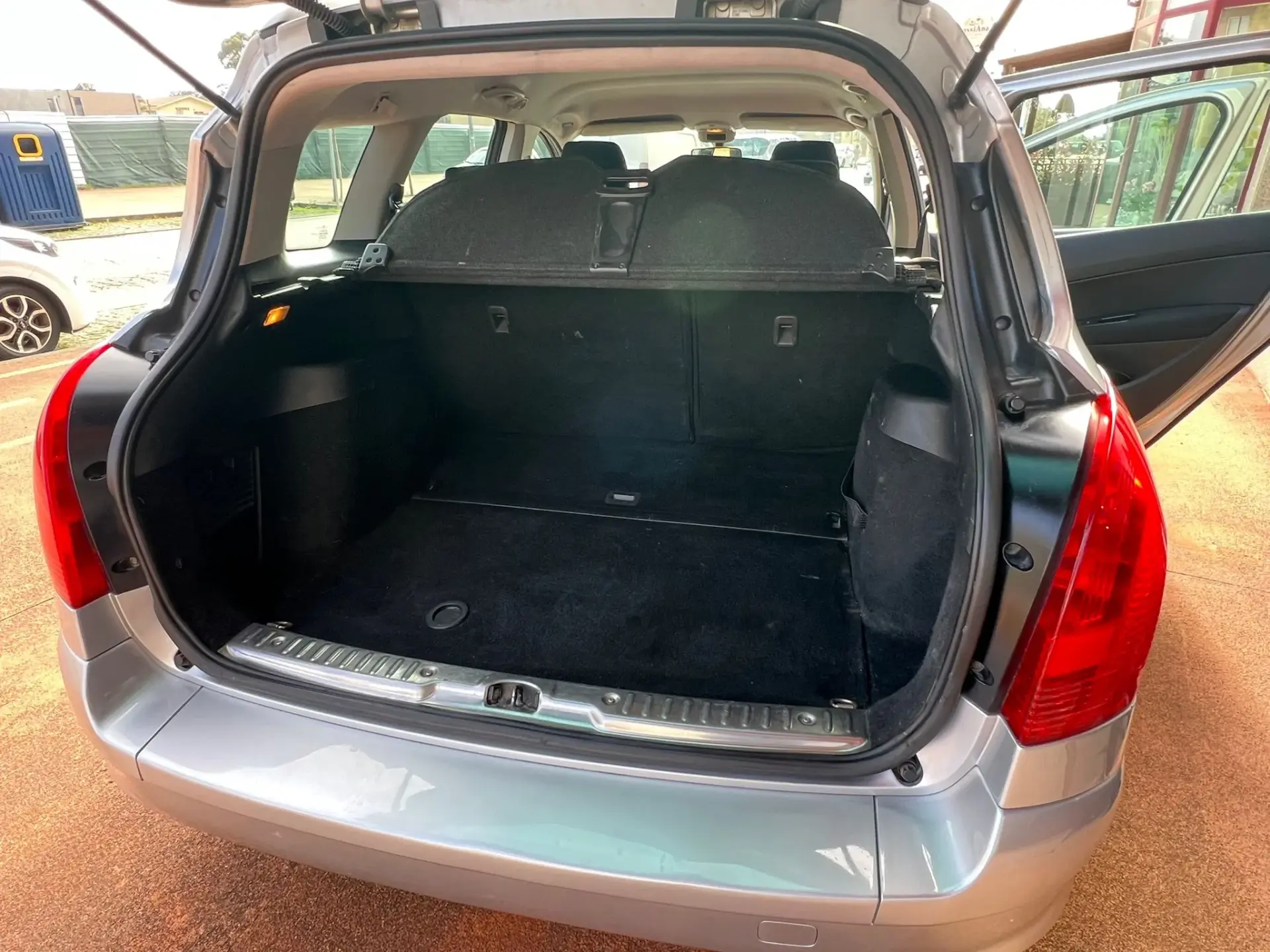 Peugeot 308 SW 1.6 HDi SE Navteq CVM6 10