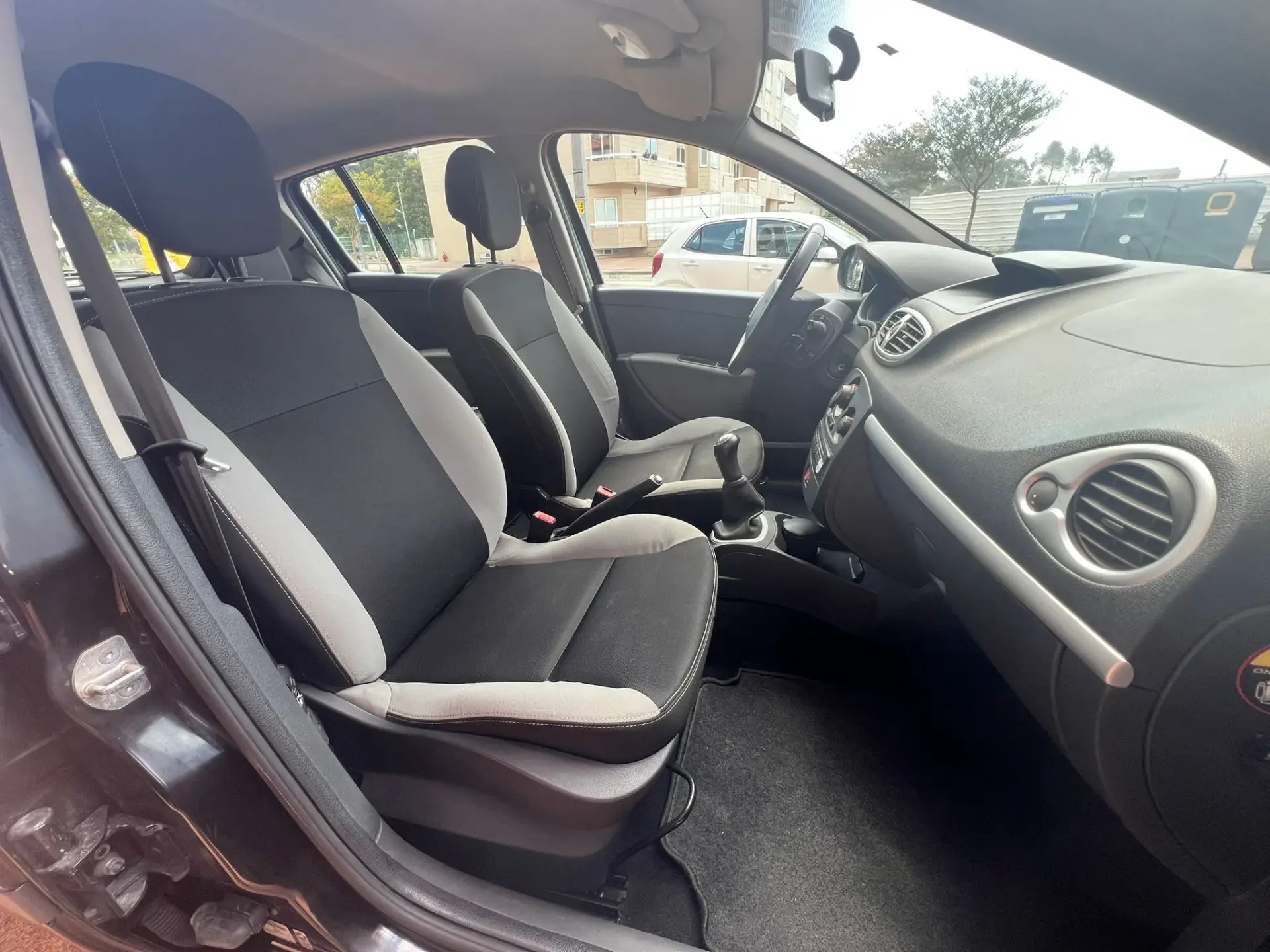 Renault Clio 1.2 16V Dynamique S 5