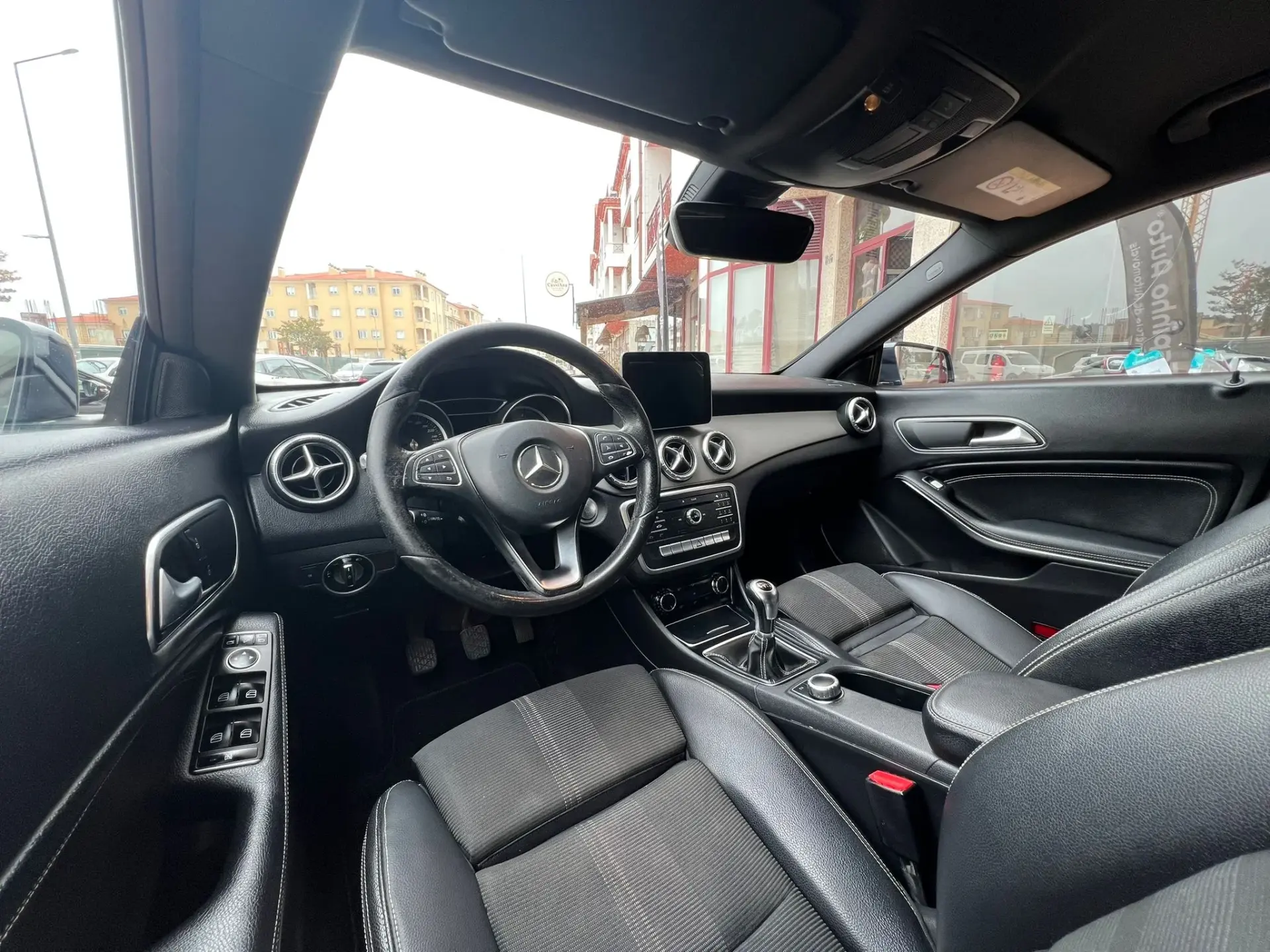 Mercedes-Benz CLA 180 d Urban 5