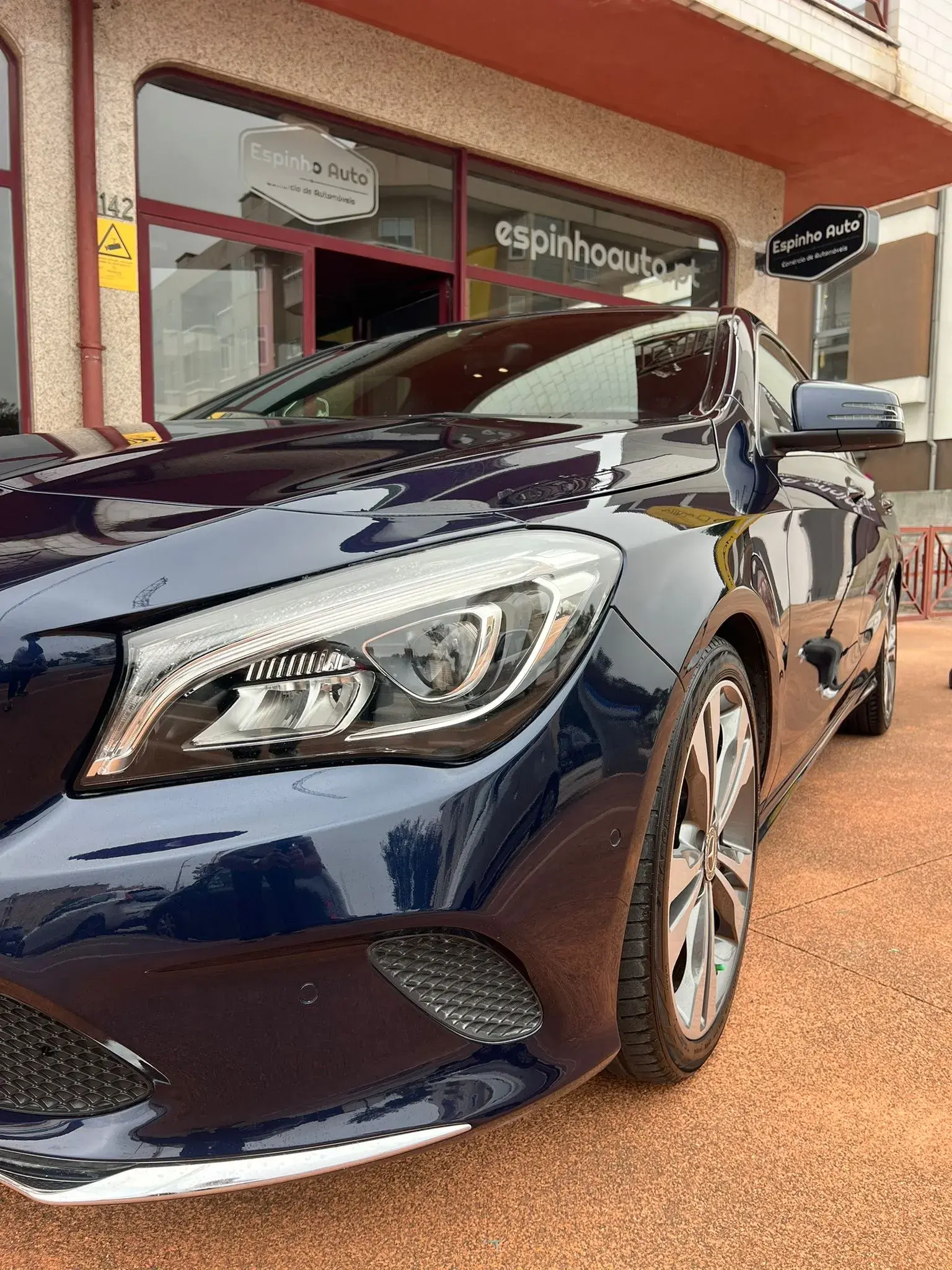 Mercedes-Benz CLA 180 d Urban 8