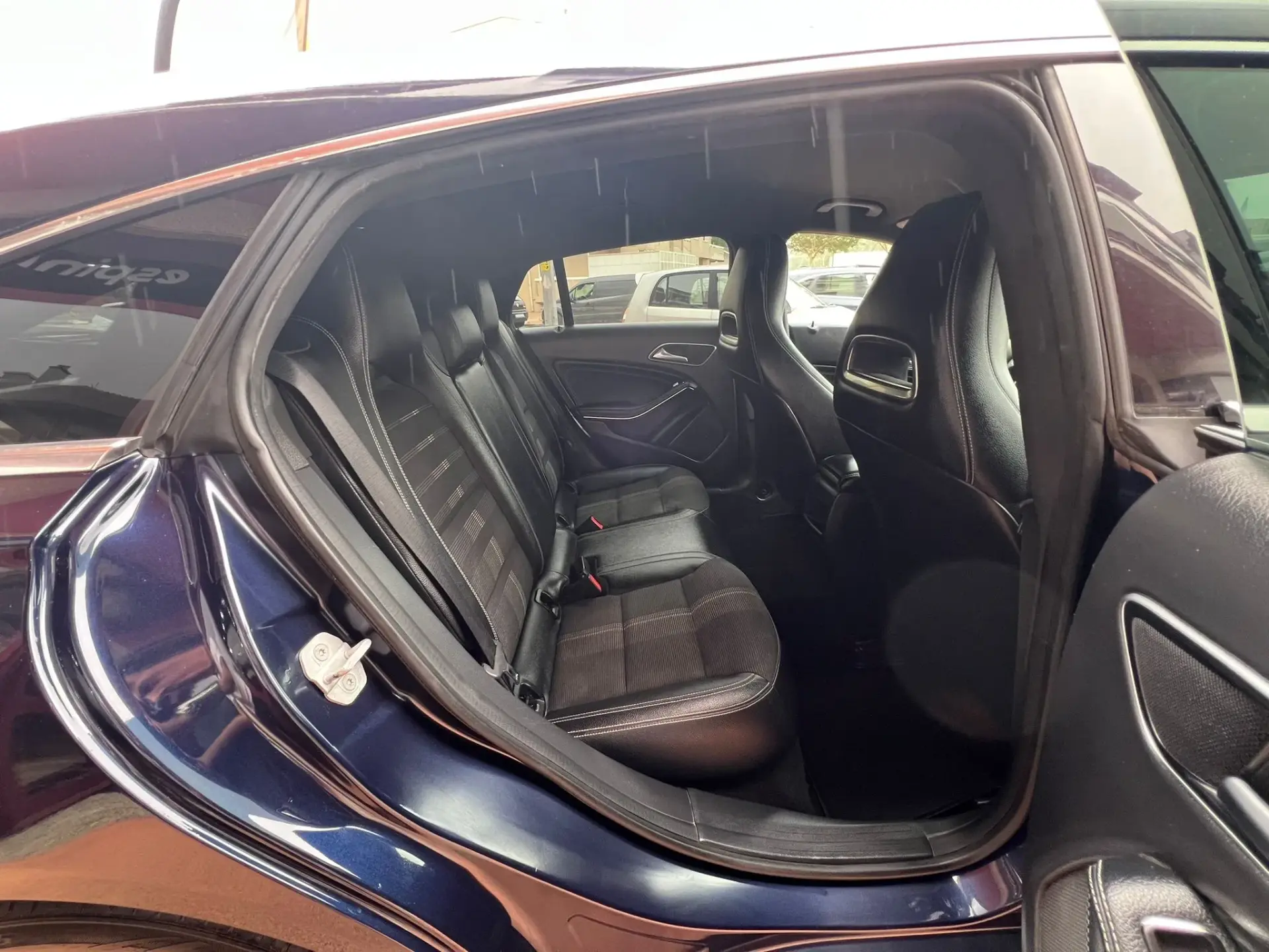 Mercedes-Benz CLA 180 d Urban 7