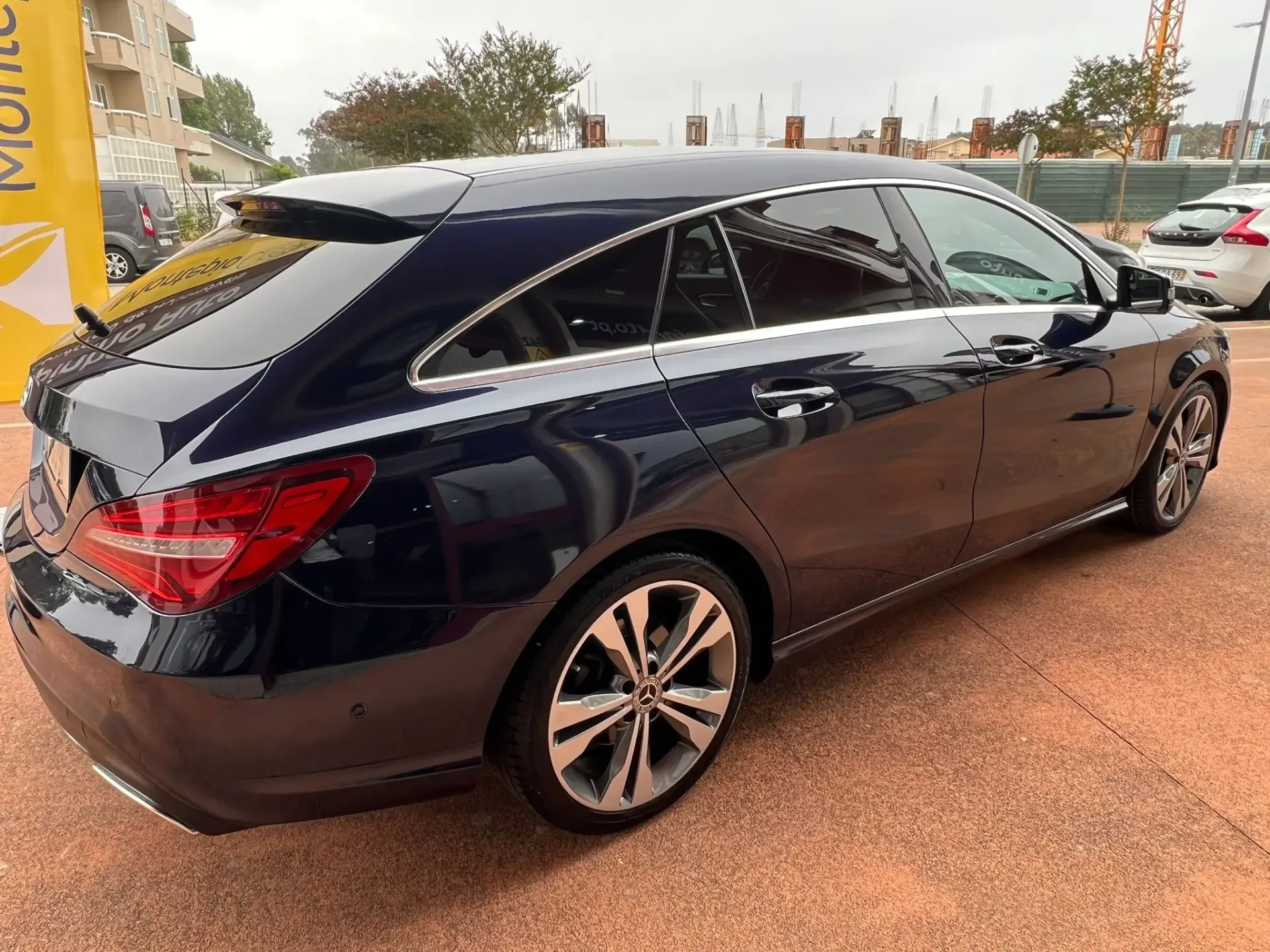 Mercedes-Benz CLA 180 d Urban 9
