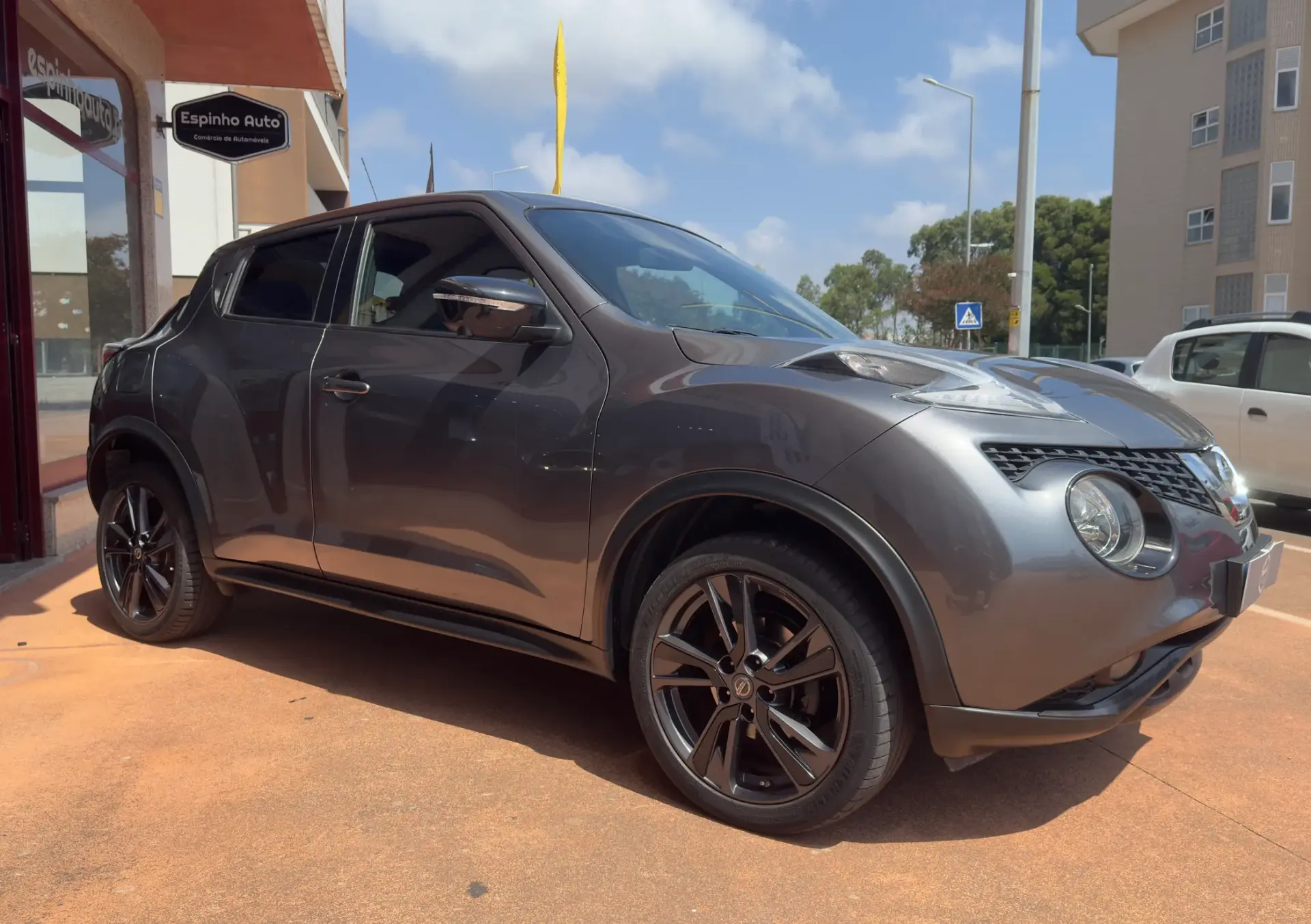 Nissan Juke 1.2 DIG-T N-Connecta Pack Exterior 1 Black Tokyo 12