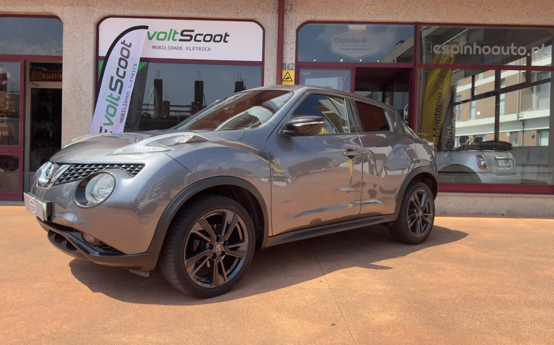 Nissan Juke 1.2 DIG-T N-Connecta Pack Exterior 1 Black Tokyo 14