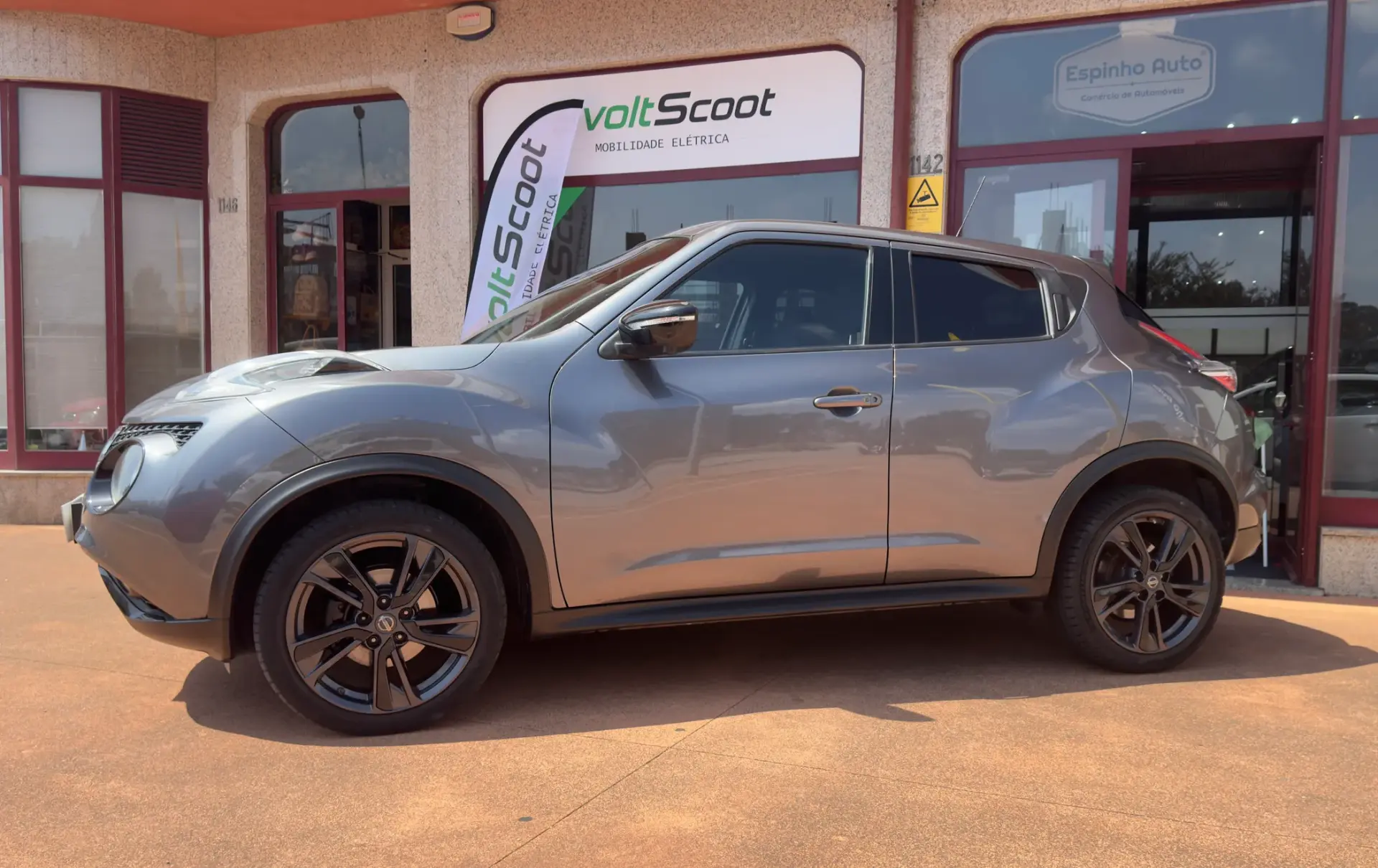 Nissan Juke 1.2 DIG-T N-Connecta Pack Exterior 1 Black Tokyo 16