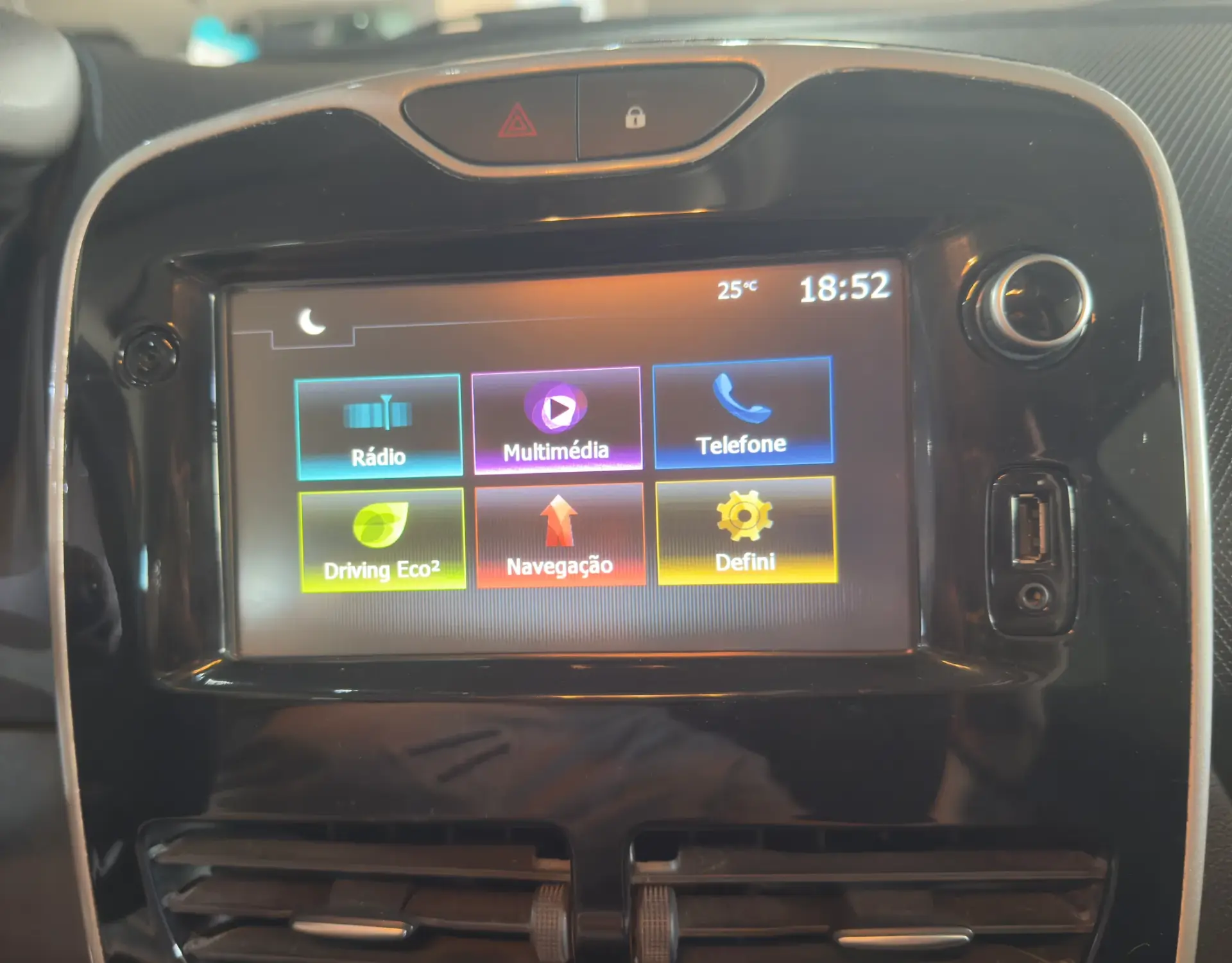 Renault Clio 0.9 TCE Limited 8