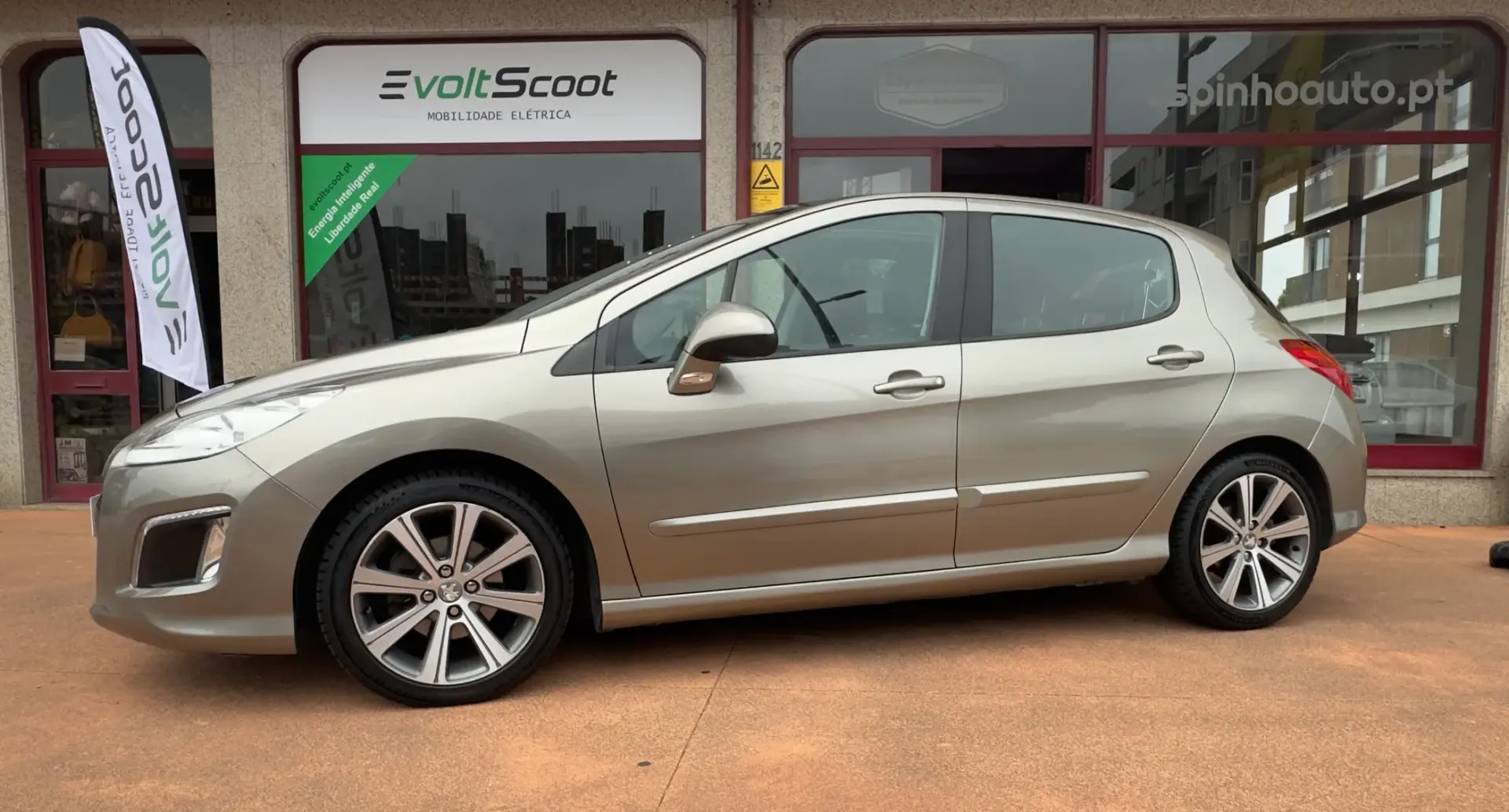 Peugeot 308 1.6 e-HDi Allure CMP6 19