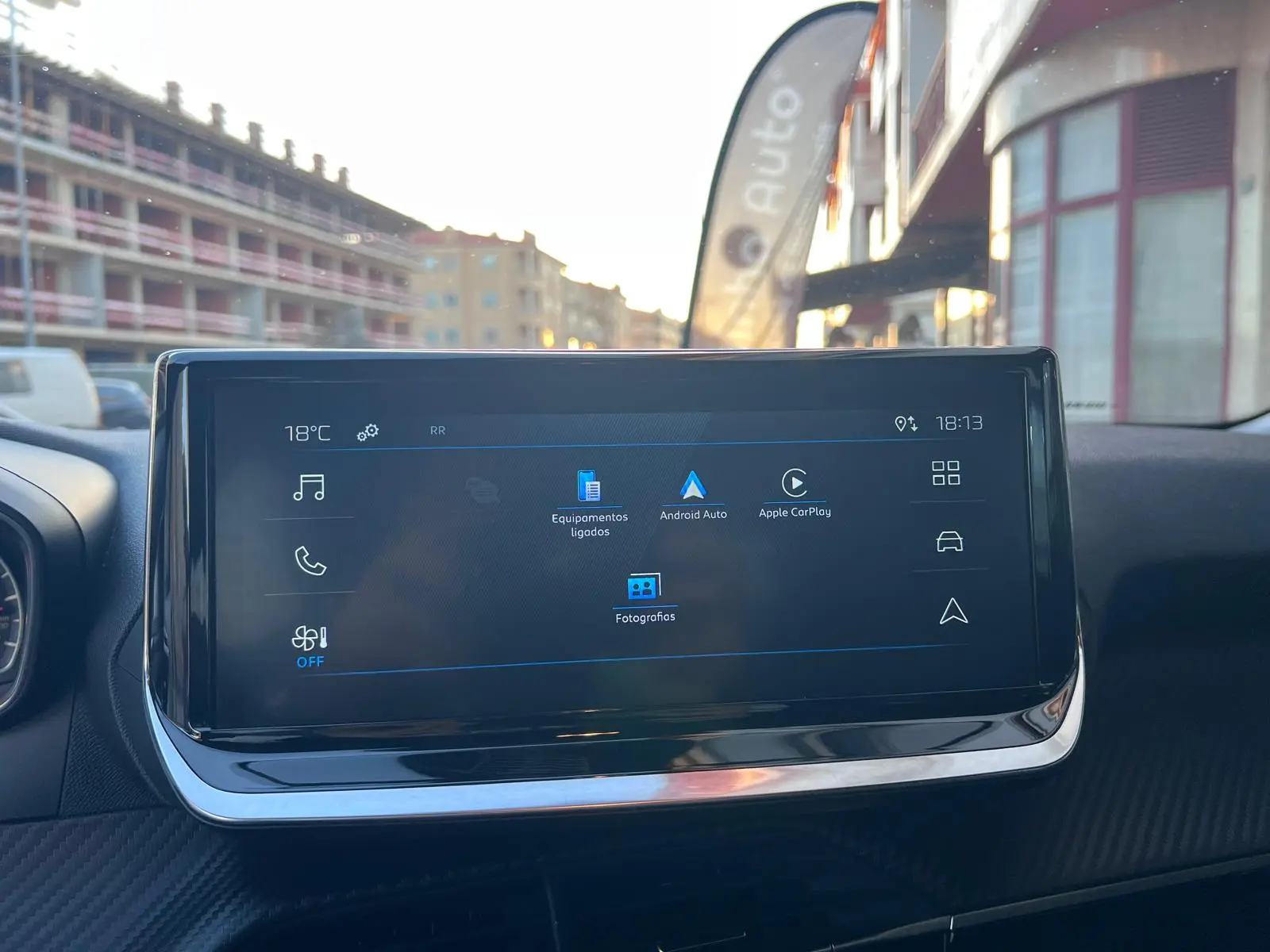 Peugeot 2008 1.2 PureTech Style 21