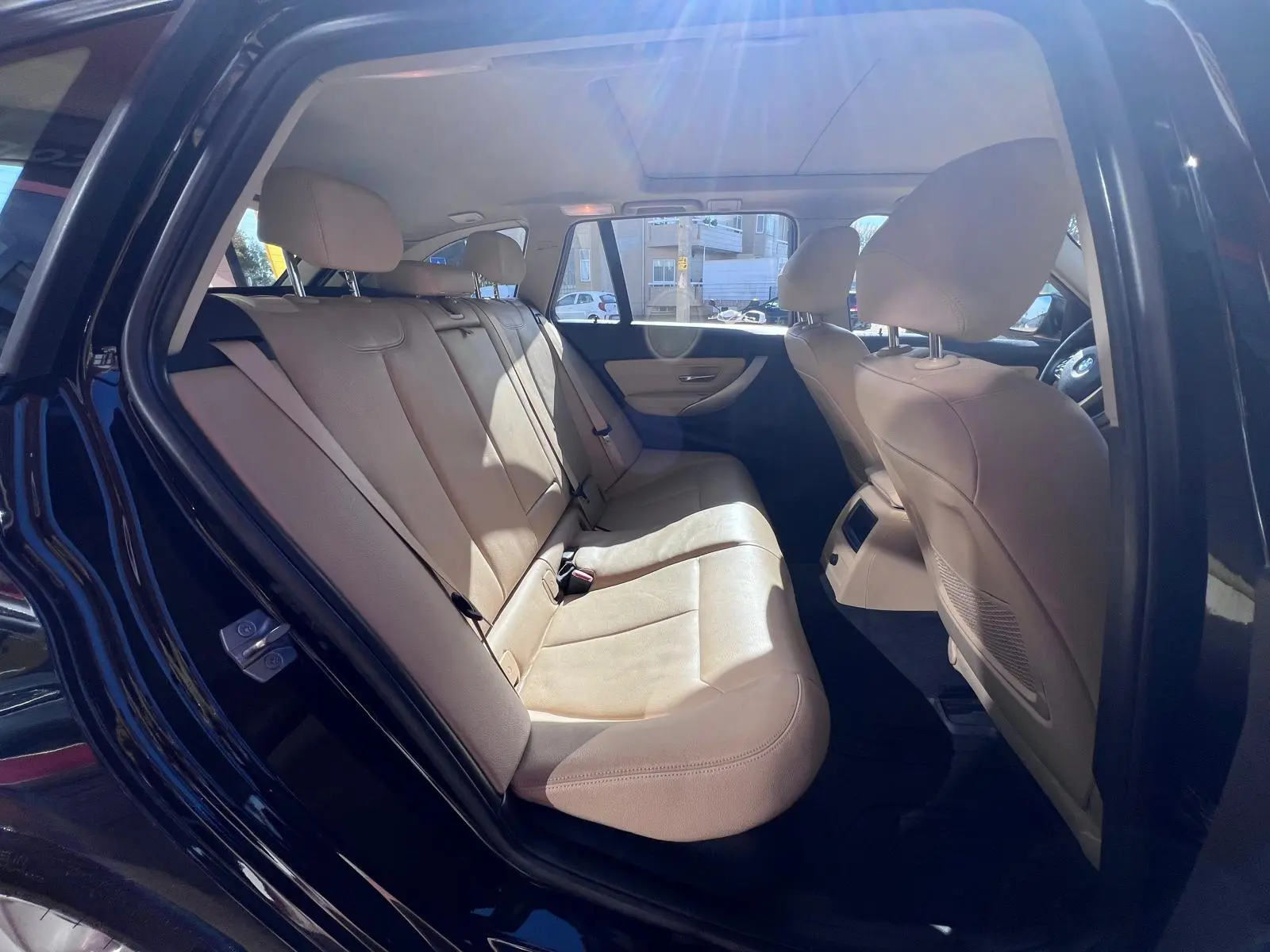 BMW 318 d Advantage 12