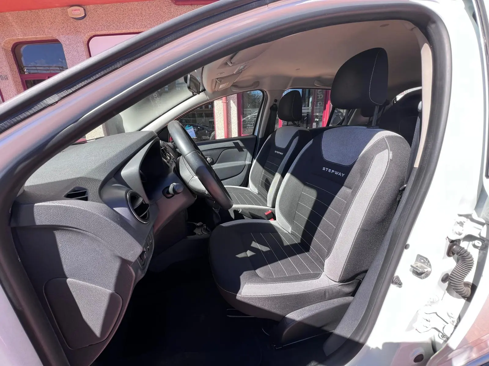 Dacia Sandero 0.9 TCe LPG Stepway Celebration 10