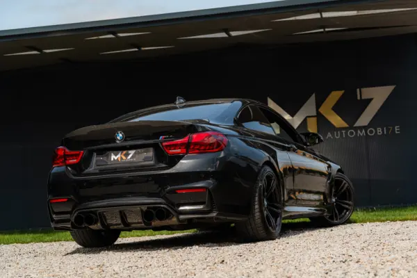 BMW M4 DKG Competition 3