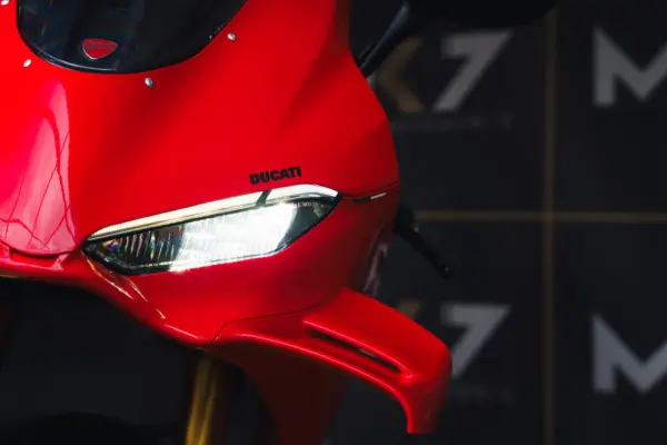 Ducati Panigale V4 S 2025 7