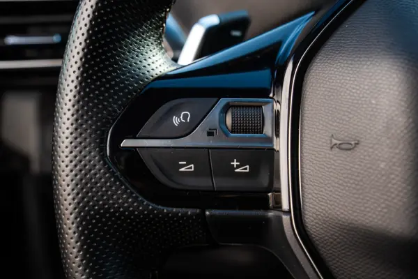 Peugeot 3008 1.6 Hybrid GT Line e-EAT8 15