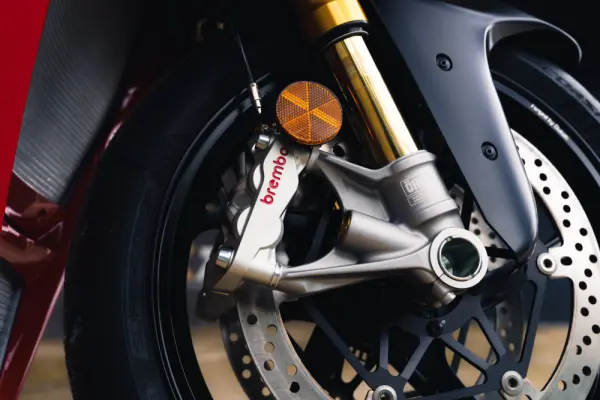 Ducati Panigale V4 S 2025 9