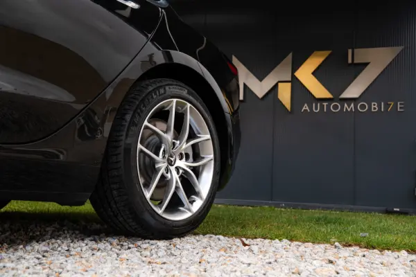 Tesla Model 3 Standard Range Plus RWD 4