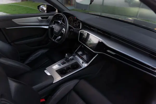 Audi A6 Avant 55 TFSIe quattro S line S tronic 7