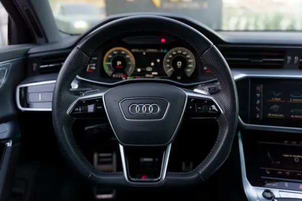 Audi A6 Avant 55 TFSIe quattro S line S tronic 9