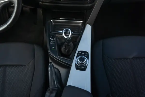 BMW 318 d Line Sport 14