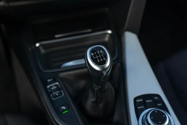 BMW 318 d Line Sport 15