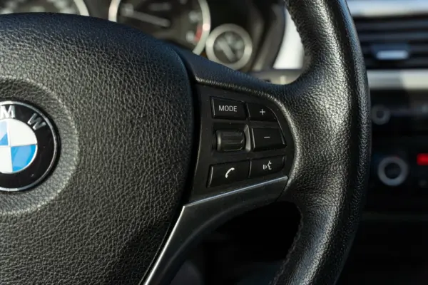 BMW 318 d Line Sport 28