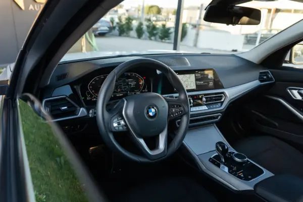 BMW 320 d Line Sport Shadow Auto 9