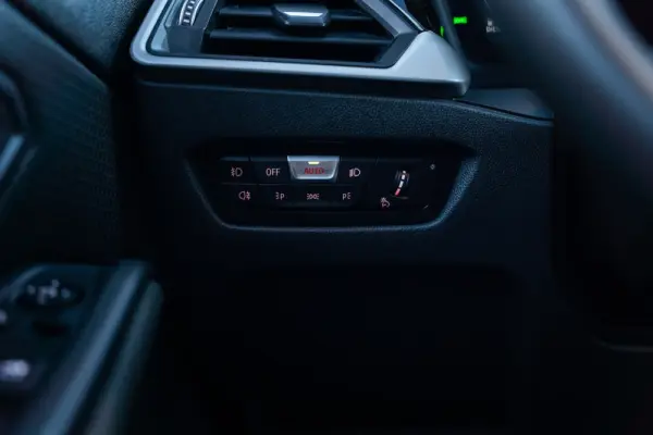 BMW 320 d Line Sport Shadow Auto 22