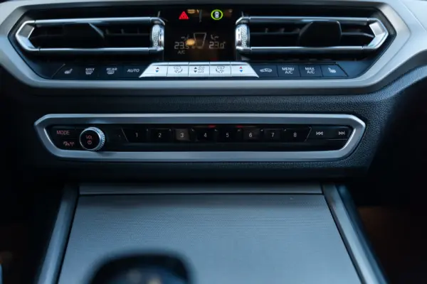 BMW 320 d Line Sport Shadow Auto 23