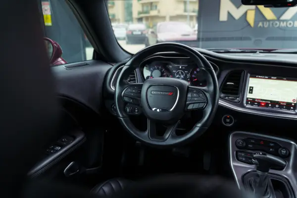 Dodge Challenger Auto SXT Plus 9