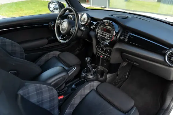 MINI 3 Portas Cooper D 5