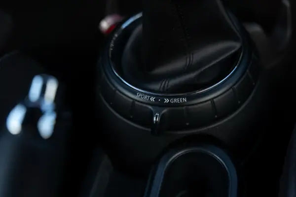 MINI 3 Portas Cooper D 15